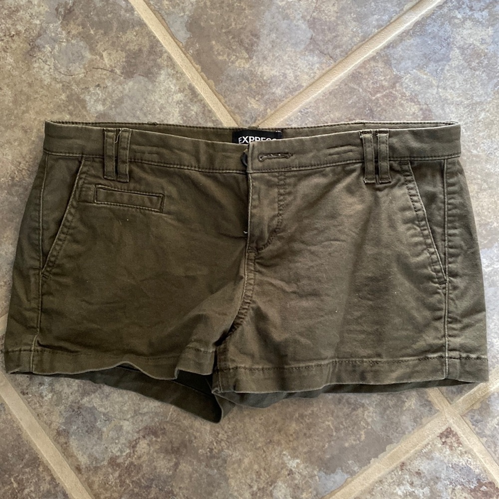 Express sz 2 olive colored shortie shorts